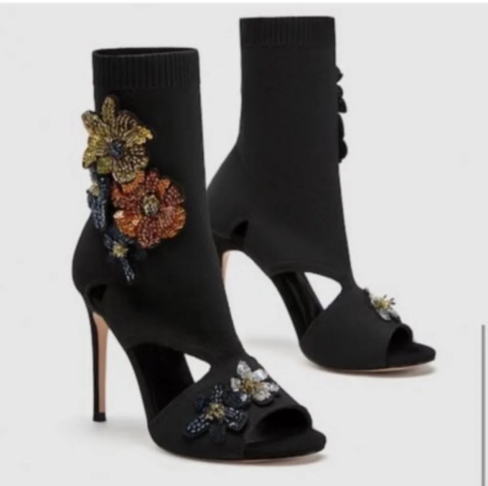 Zara Black and Gold Sequence Floral Pump